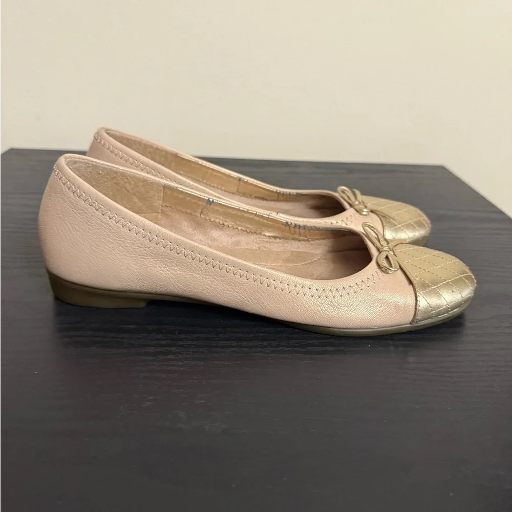AEROSOLES Classic Beckon Tan Gold Ballet Quilted Patent Leather Shoes 7.5 - Picture 3 of 6